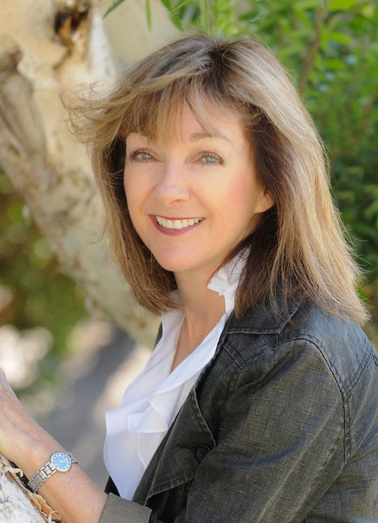 Carolyn Pierini, Kelly’s mentor